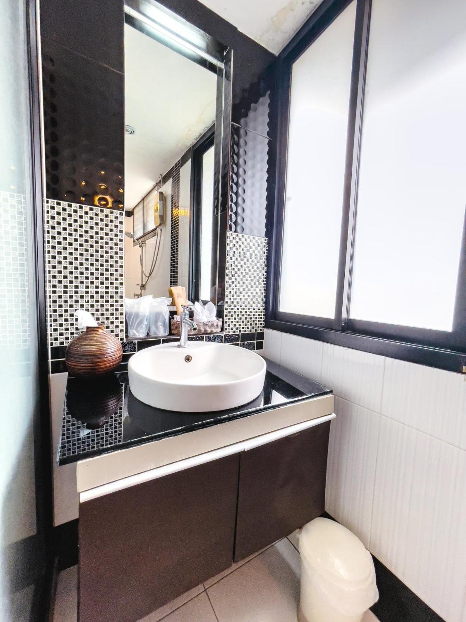 Baik Suite Bangkok Ngoại thất bức ảnh